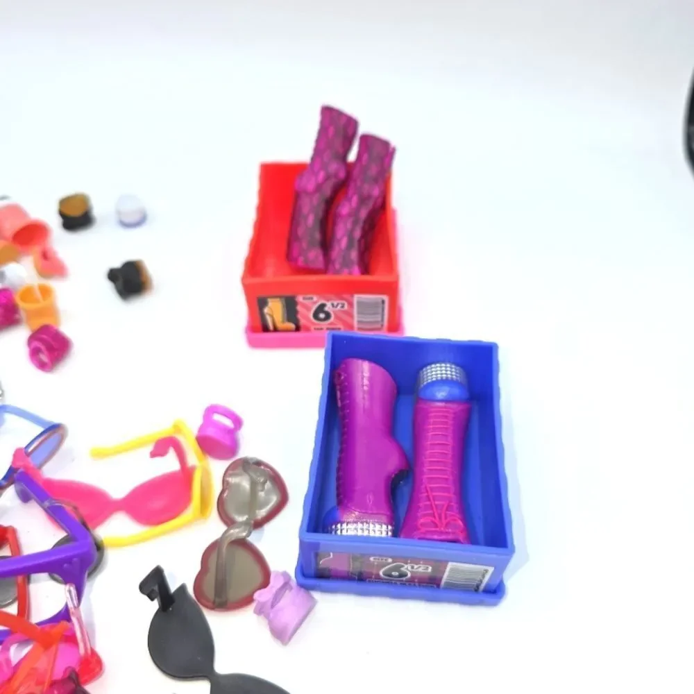 LOL Surprise TOTS Lil Sisters and OMG Accessories